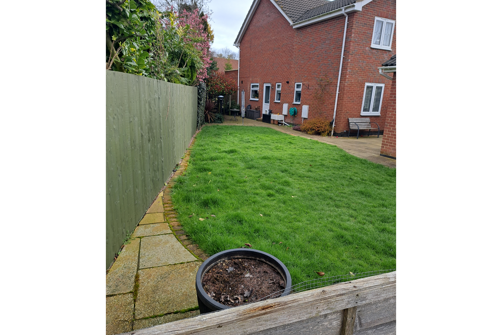 Kettering - Side Garden Before